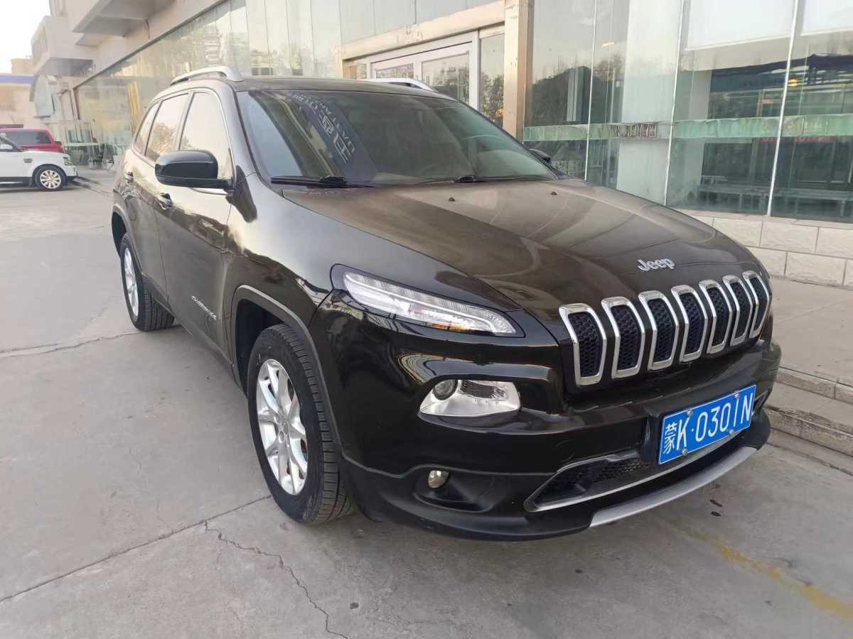 Jeep 自由光  2017款 2.0L 優(yōu)越版圖片