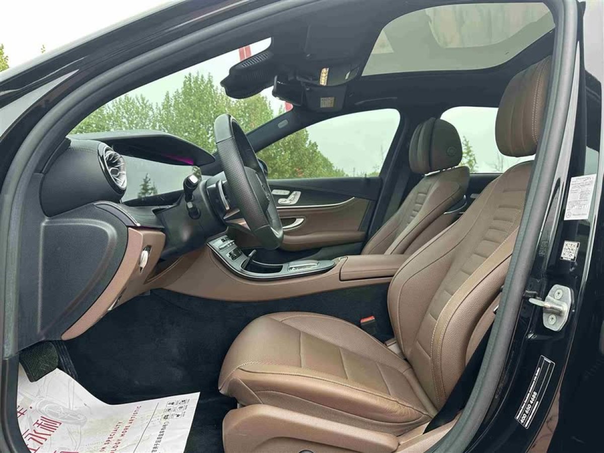 奔馳 奔馳E級(jí)  2022款 改款 E 300 L 運(yùn)動(dòng)尊貴型圖片