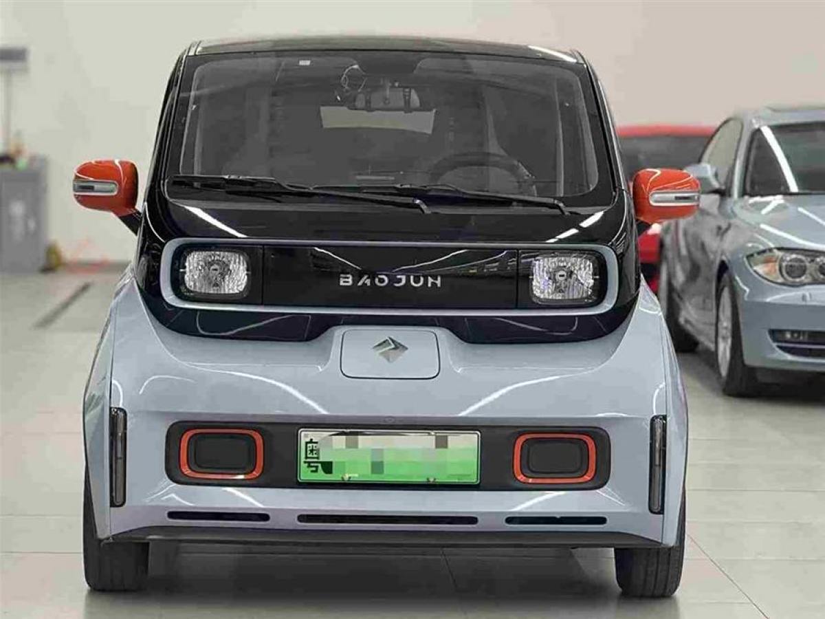 寶駿 寶駿KiWi EV  2022款 設(shè)計(jì)師輕享版 三元鋰圖片