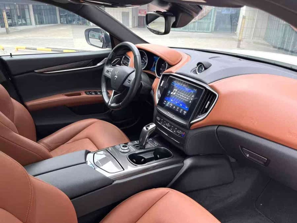 瑪莎拉蒂 Ghibli  2019款 3.0T 350Hp 標(biāo)準(zhǔn)版 國(guó)VI圖片