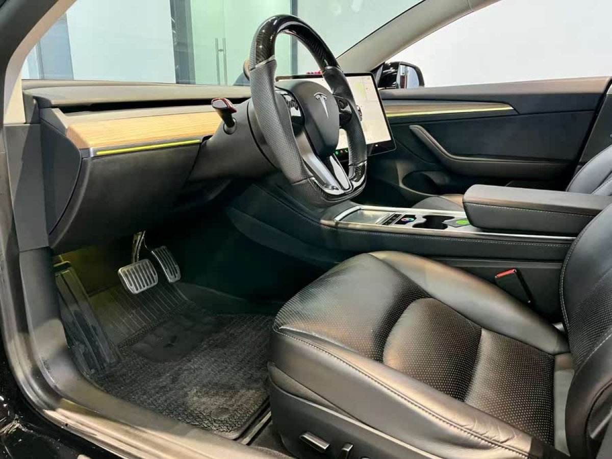 特斯拉 Model 3  2022款 后輪驅(qū)動版圖片