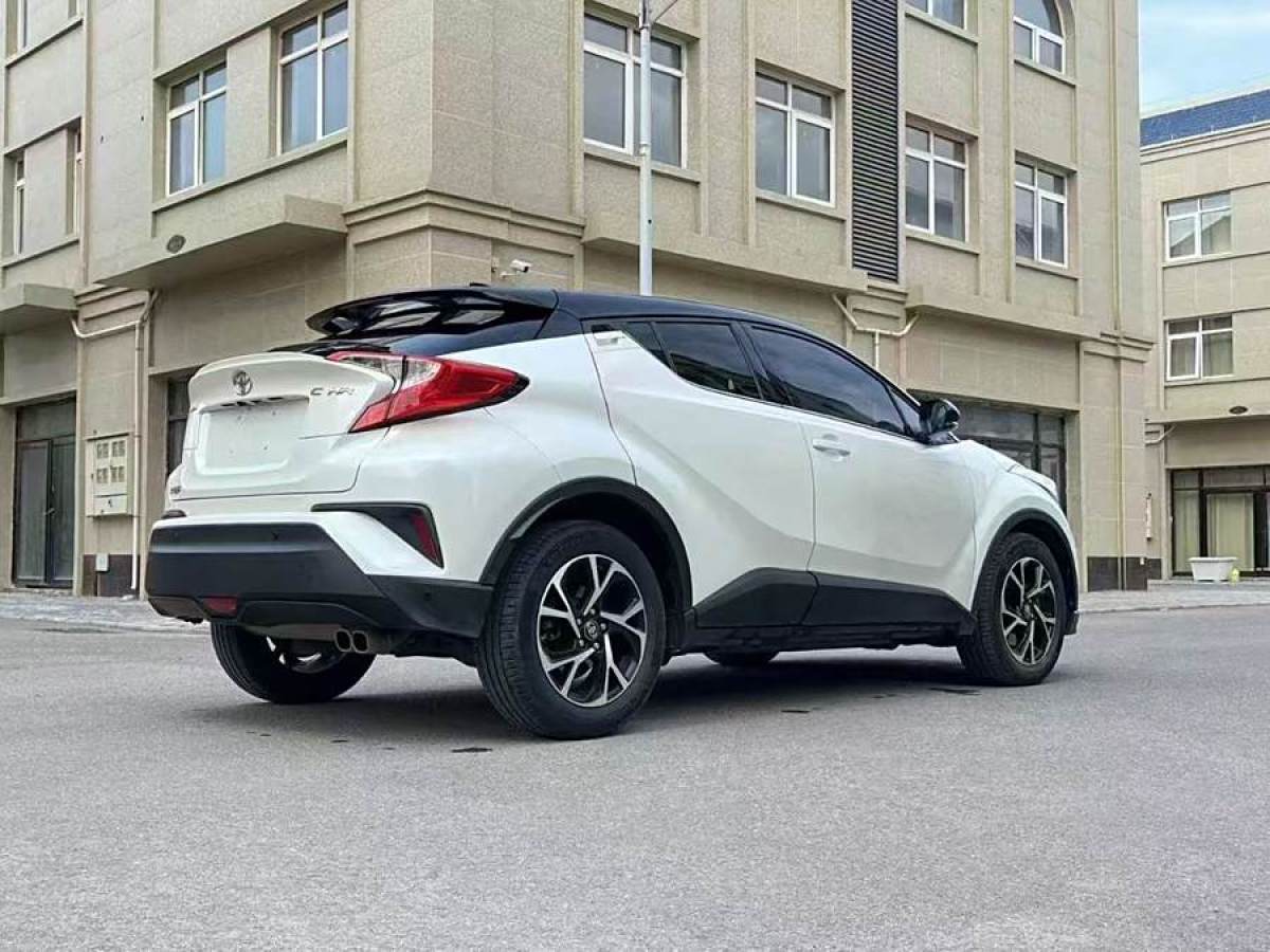 豐田 C-HR  2018款 2.0L 領(lǐng)先版 國(guó)V圖片