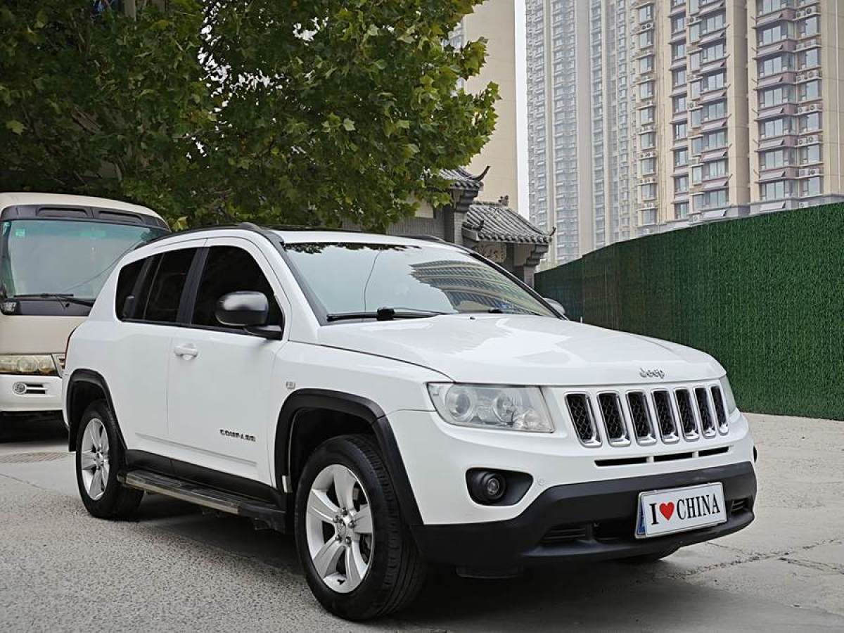 Jeep 指南者  2013款 2.4L 四驅(qū)運動版圖片