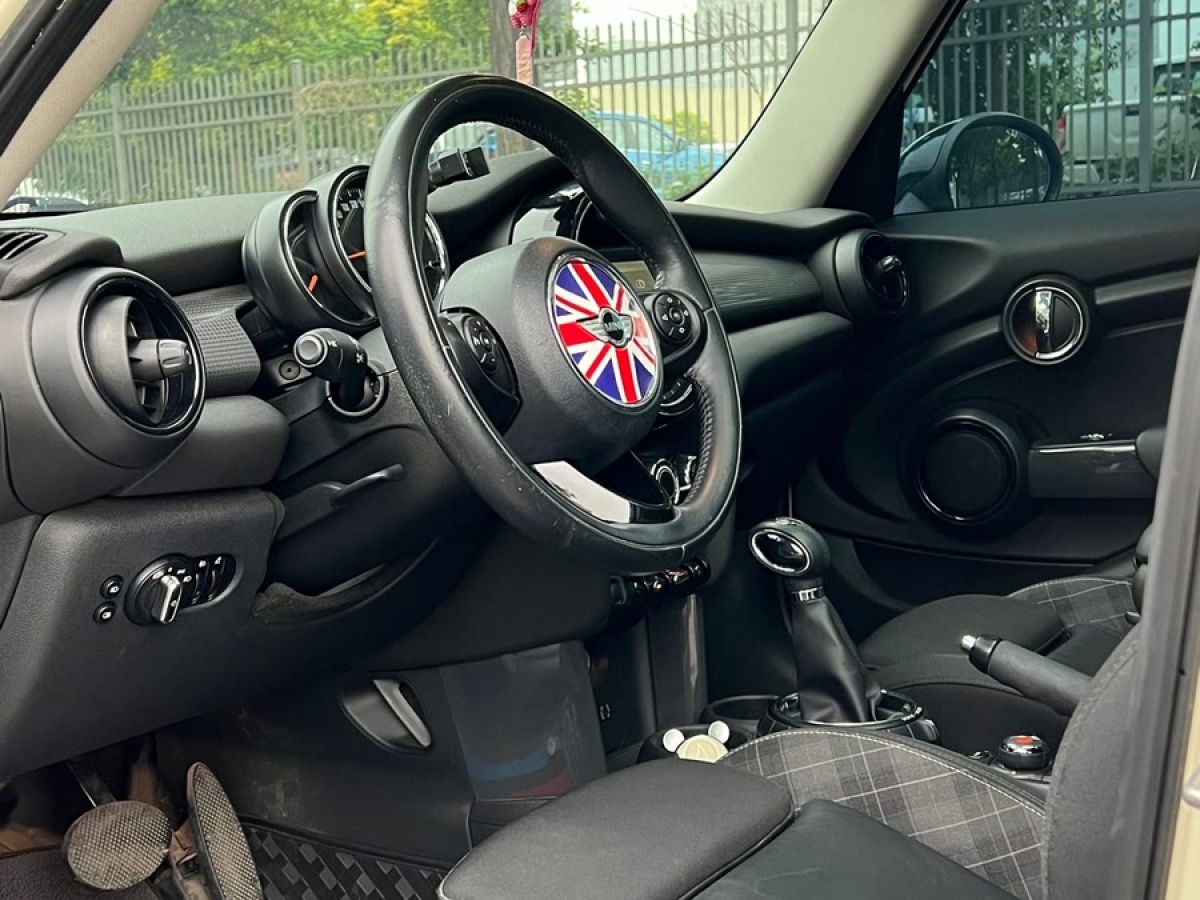 MINI MINI  2015款 1.5T COOPER Fun 五門版圖片