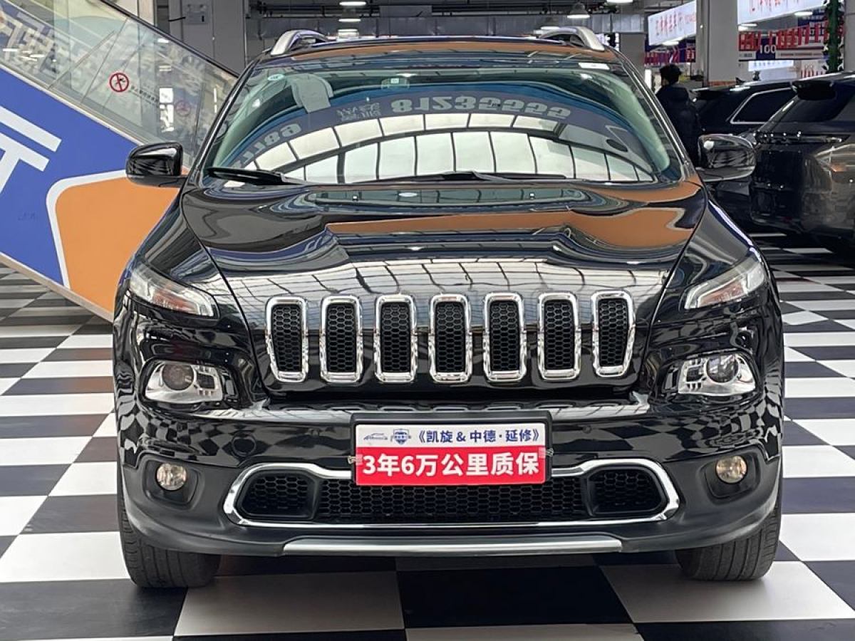 Jeep 自由光  2016款 2.4L 優(yōu)越版圖片