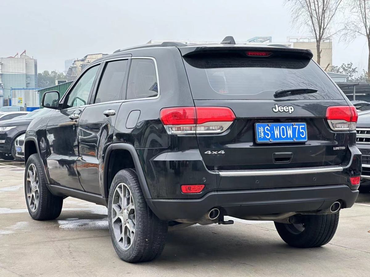 2020年4月Jeep 大切諾基  2019款 3.0L 精英導(dǎo)航版