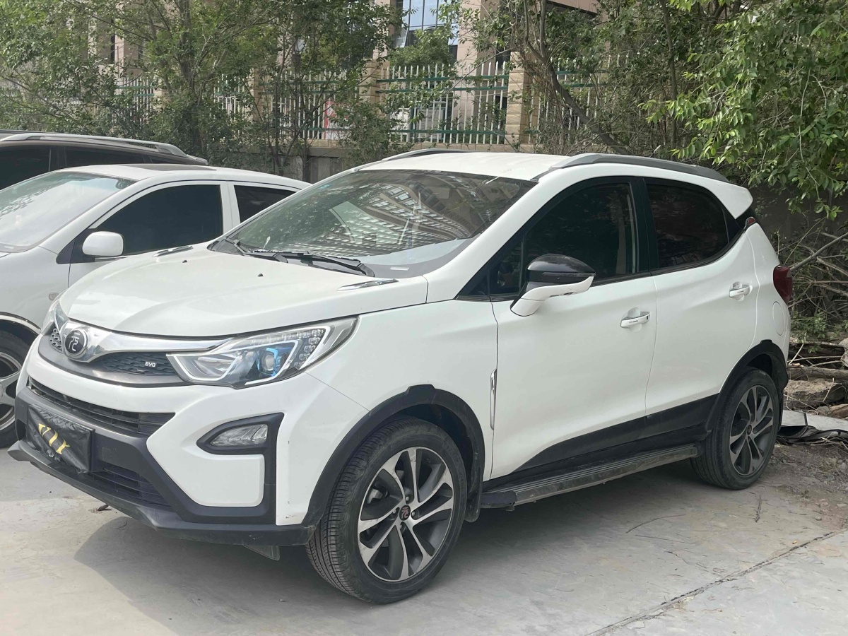 比亞迪 元  2016款 1.5L 手動尊貴型圖片