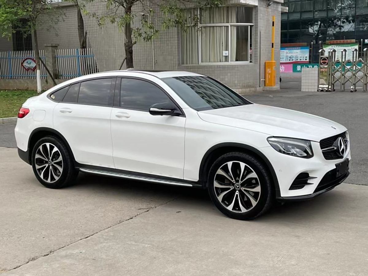 奔馳 奔馳GLC  2023款 改款 GLC 260 4MATIC 轎跑SUV圖片