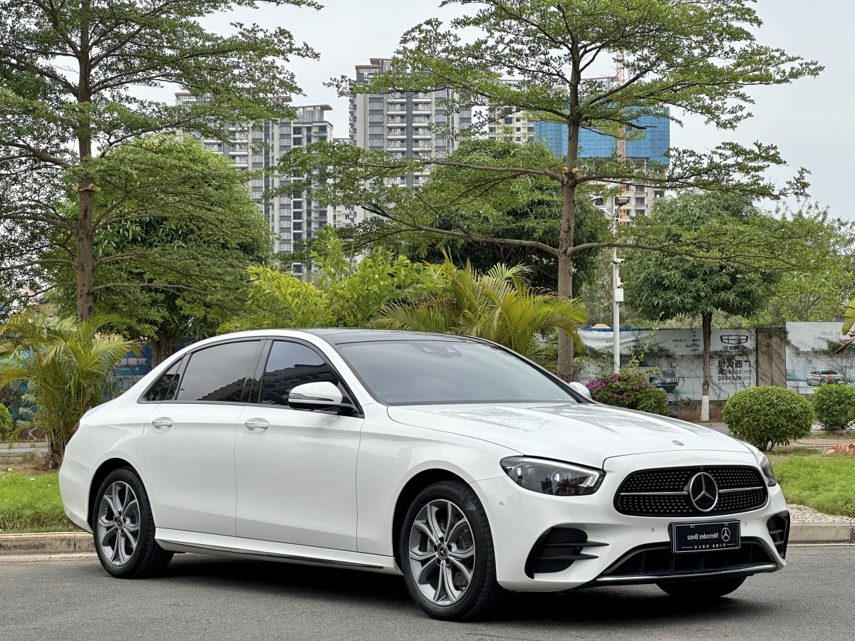奔馳 奔馳E級  2021款 改款 E 300 L 尊貴型圖片