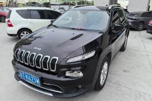 自由光 Jeep 2.0L 優(yōu)越版