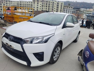 2015年2月 豐田 YARiS L 致炫 1.3E 手動(dòng)魅動(dòng)版圖片