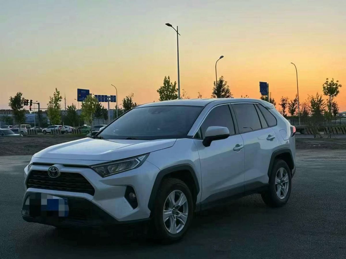 豐田 RAV4榮放  2022款 2.0L CVT兩驅(qū)尊貴版圖片