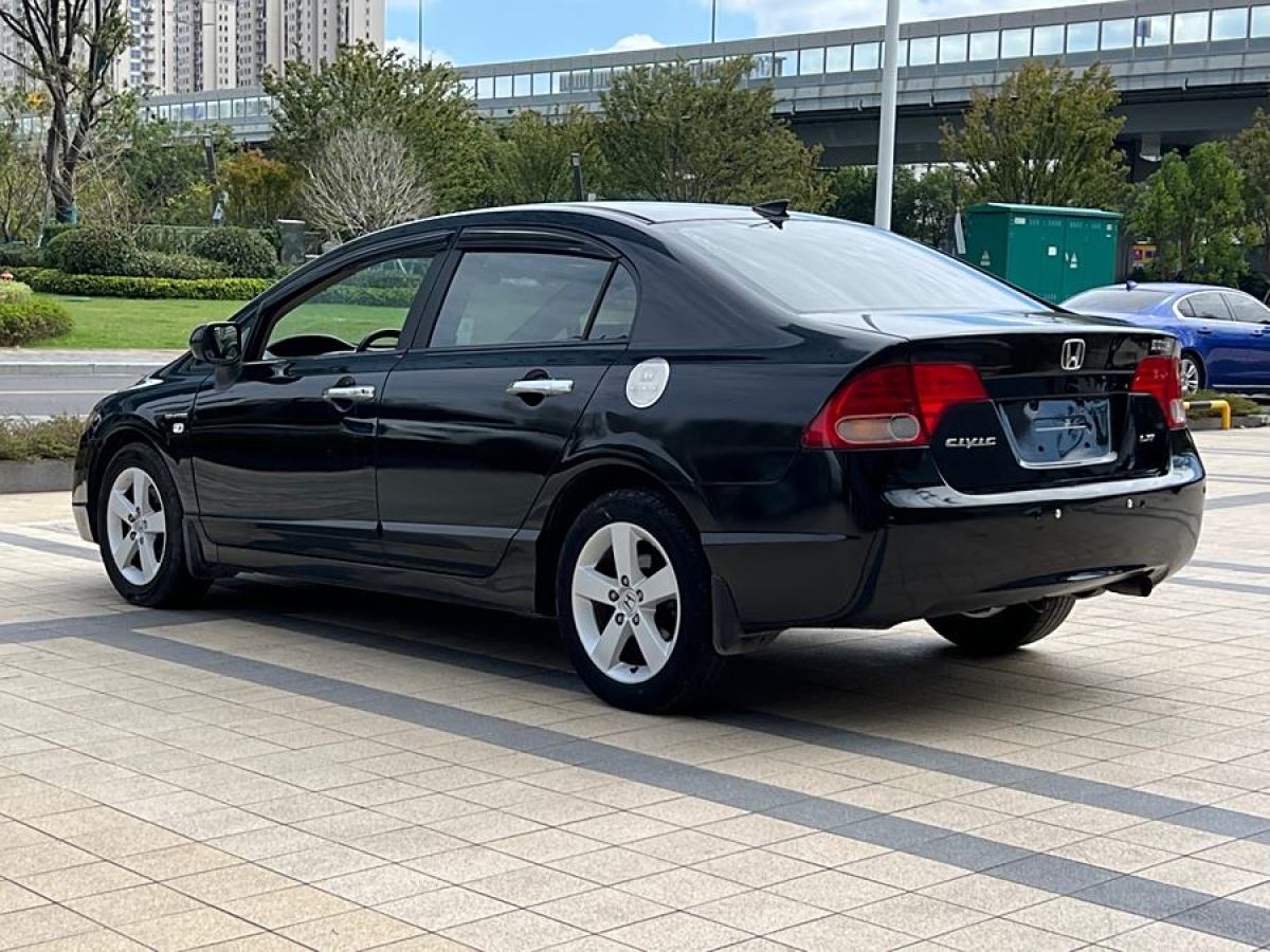 本田 思域  2009款 1.8L 自動舒適版圖片