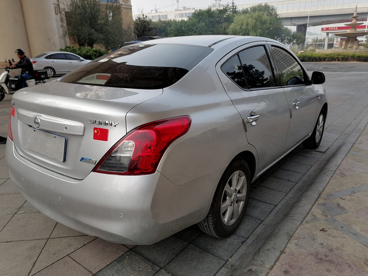 日產(chǎn) 陽(yáng)光  2011款 1.5XL CVT豪華版圖片