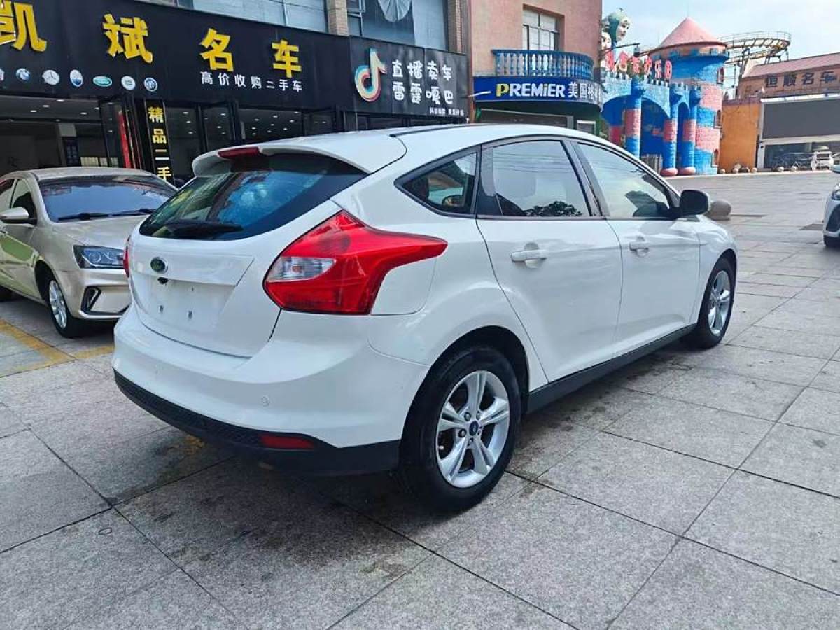 福特 ?？怂? 2012款 兩廂 1.6L 自動風尚型圖片