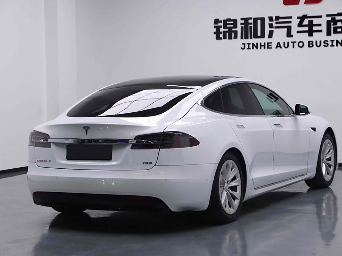 特斯拉 Model S  2017款 Model S 75D 標(biāo)準(zhǔn)續(xù)航版圖片