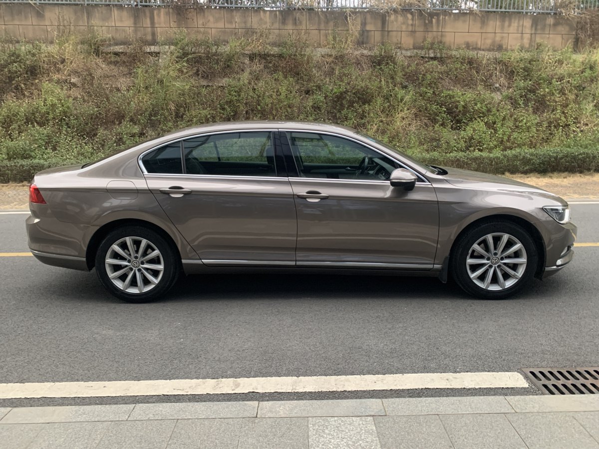 大眾 邁騰  2018款 330TSI DSG 領(lǐng)先型圖片