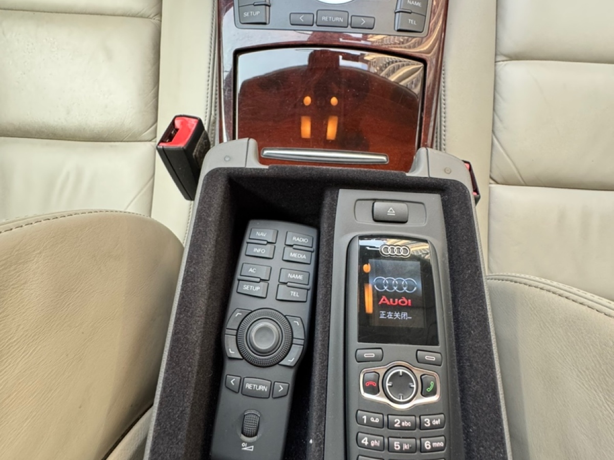奧迪 奧迪A6L  2011款 2.8 FSI 豪華型圖片
