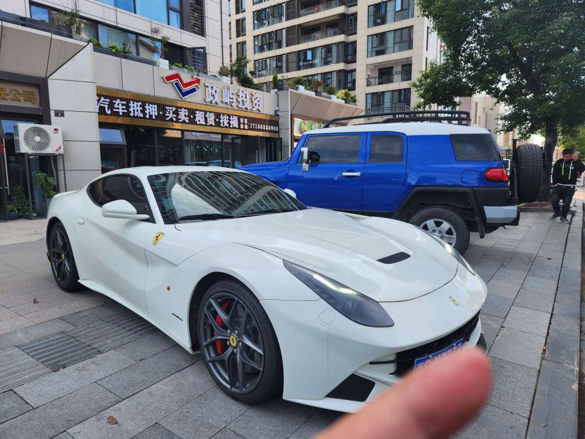 法拉利 F12berlinetta  2013款 6.3L 標(biāo)準(zhǔn)型圖片