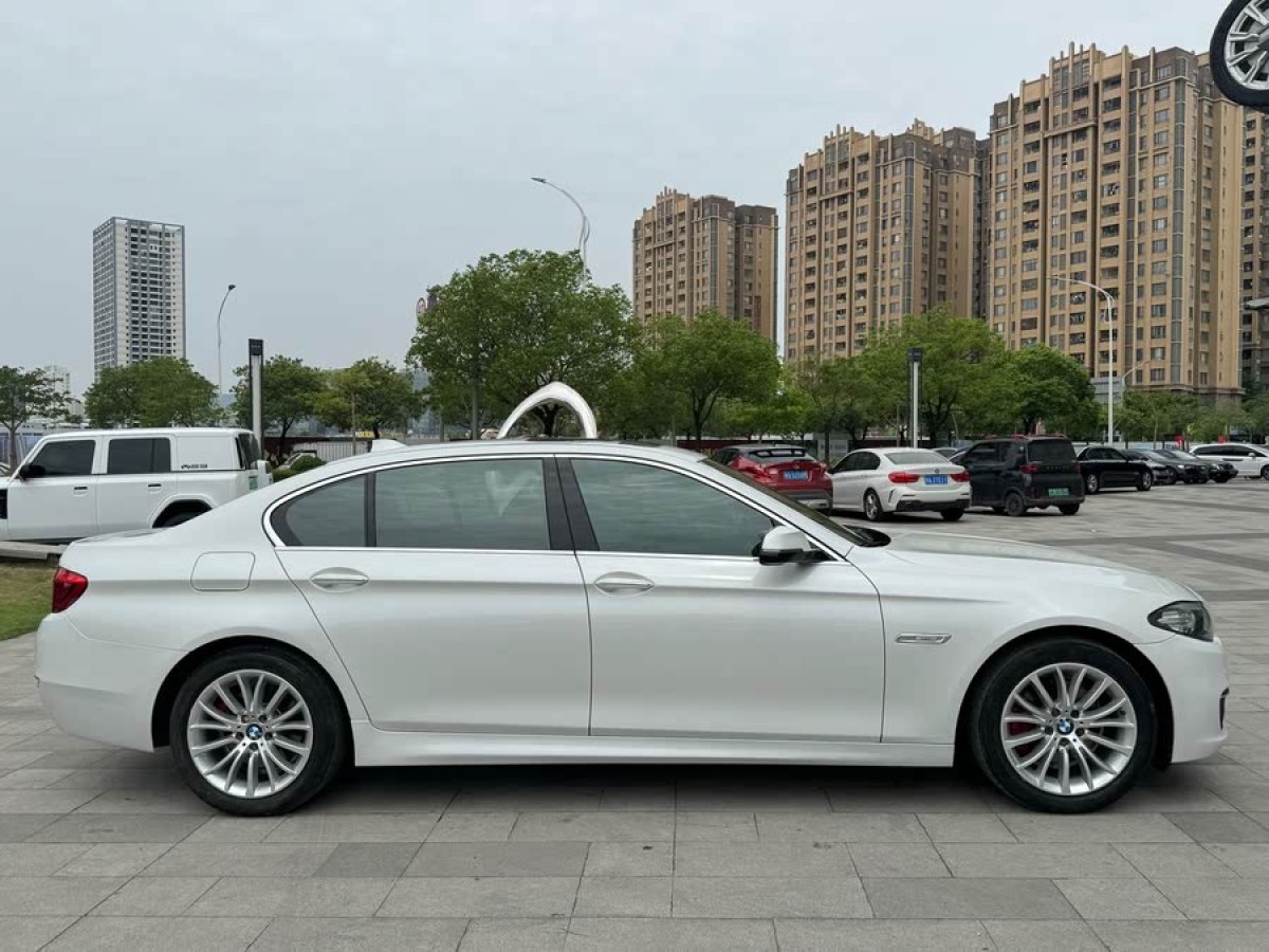 寶馬 寶馬5系  2017款 525Li 豪華設(shè)計套裝圖片