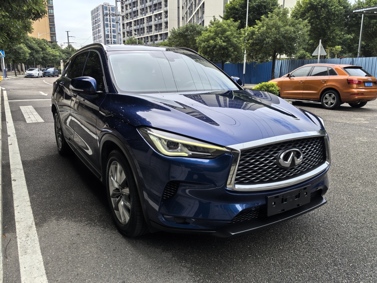 2020年8月英菲尼迪 QX50  2020款 改款 2.0T 四驅(qū)菁英版