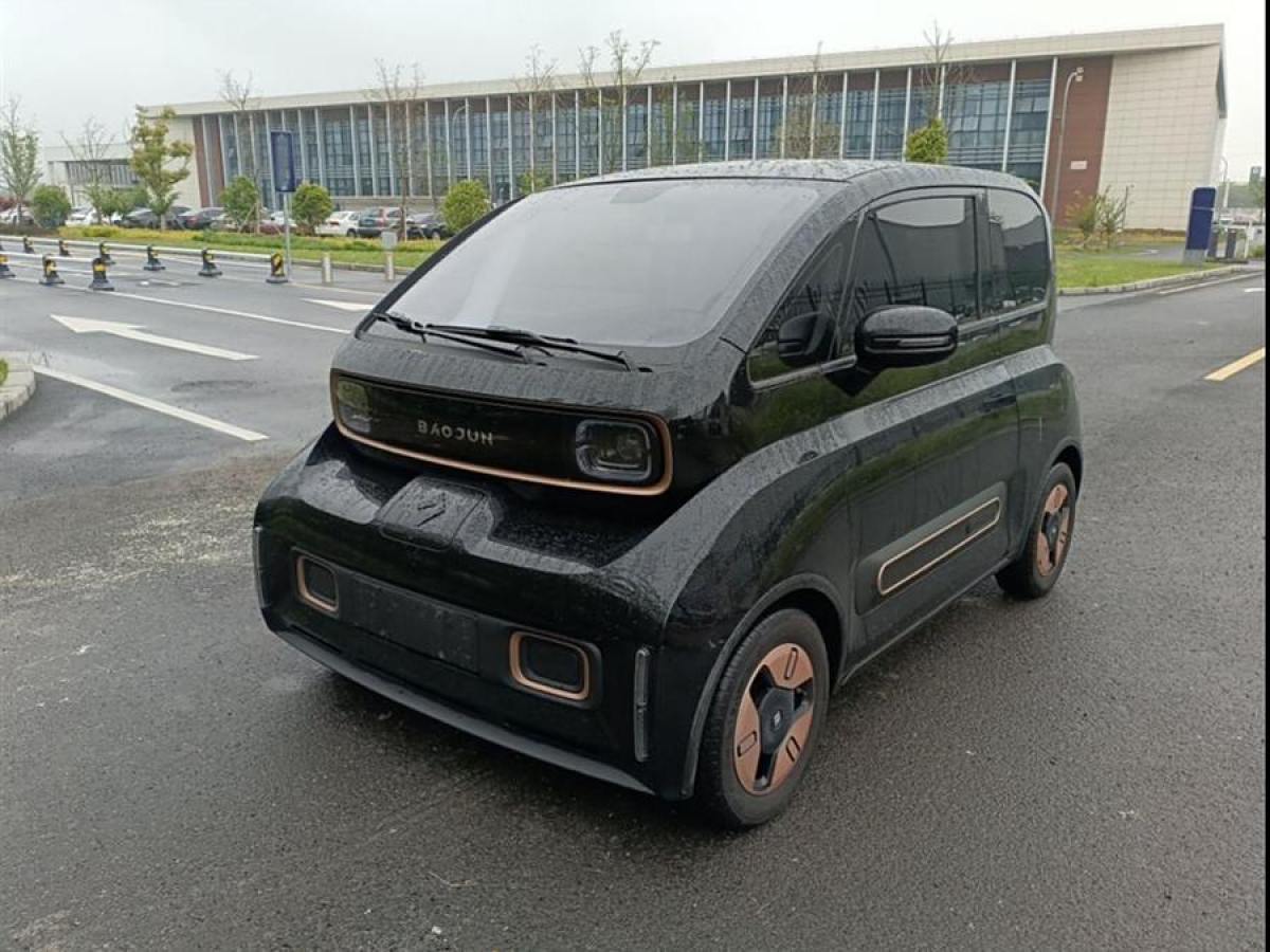 寶駿 寶駿KiWi EV  2022款 藝術(shù)家輕享版 三元鋰圖片