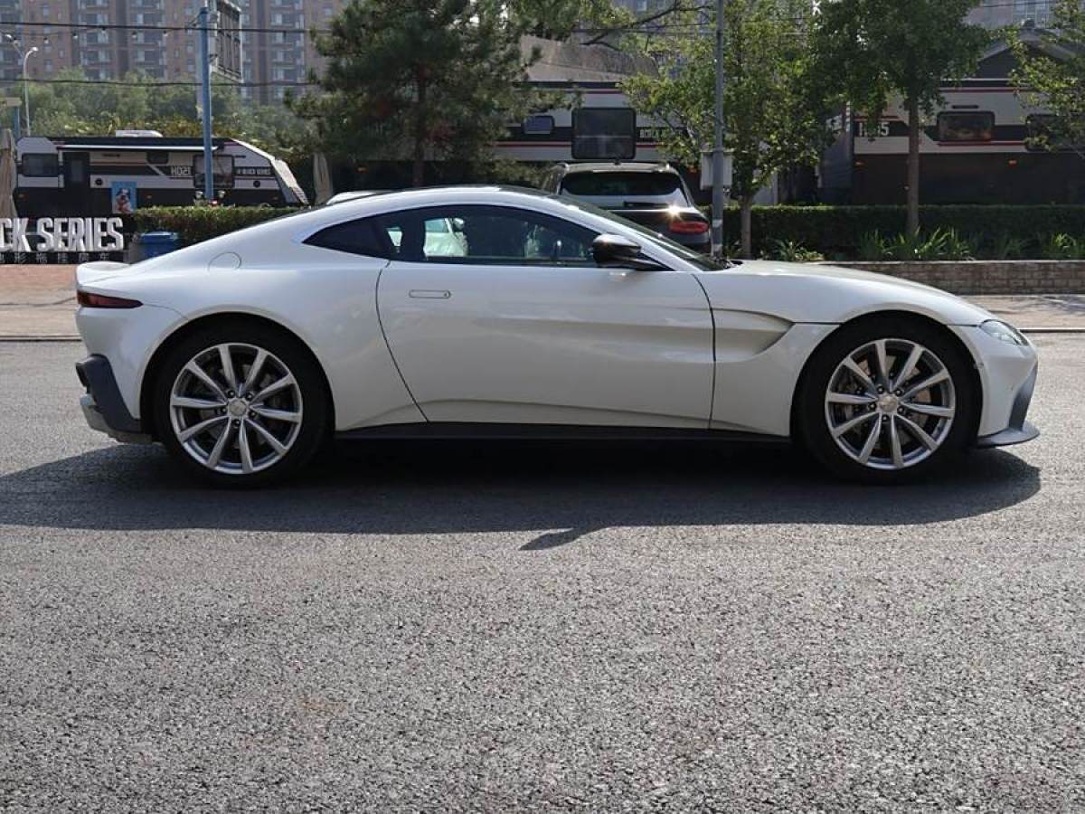 阿斯頓·馬丁 V8 Vantage  2024款 4.0T V8 Coupe圖片