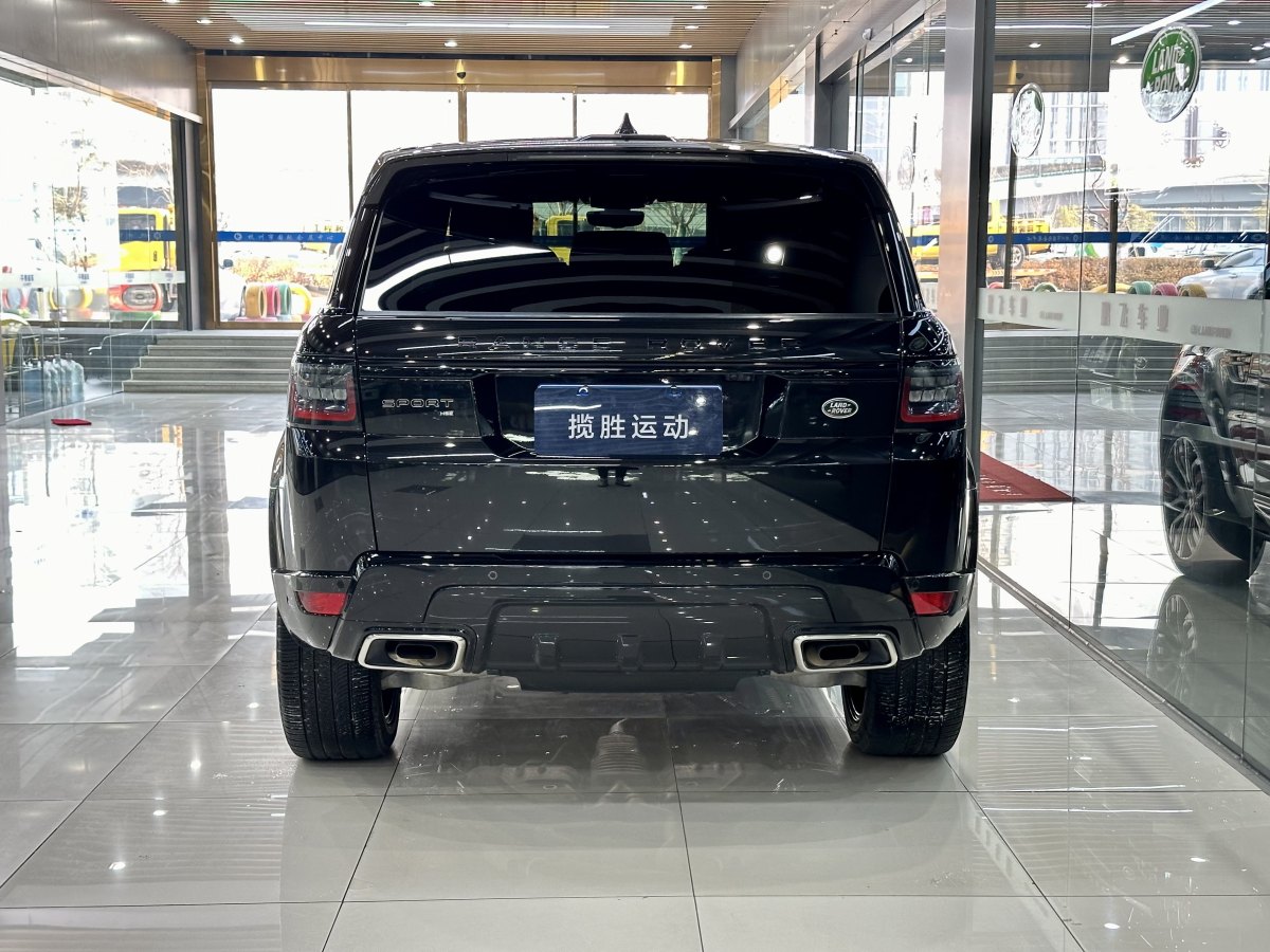 路虎 揽胜运动版  2022款 3.0 L6 耀黑版图片