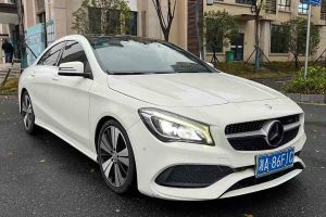 奔驰CLA级 奔驰 CLA 220 4MATIC