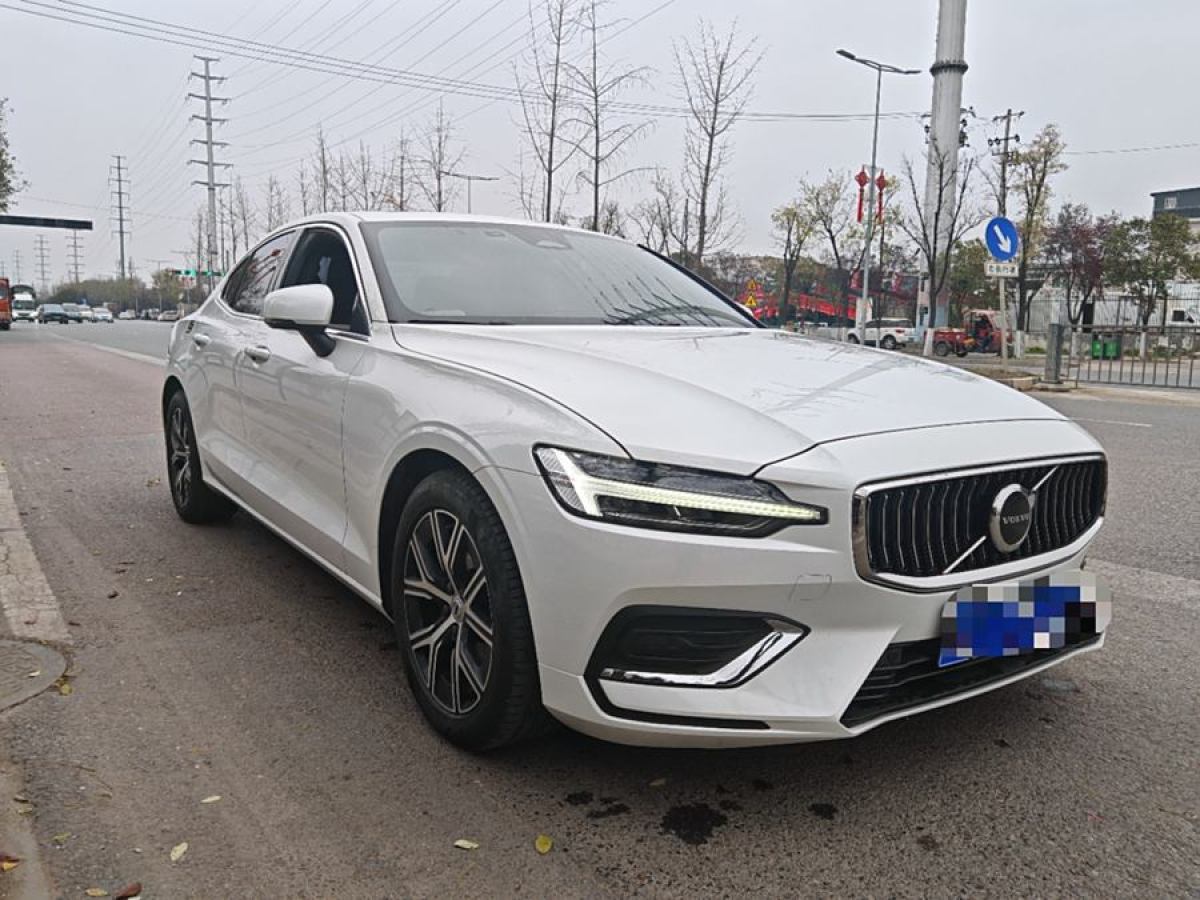 沃爾沃 S60L  2023款 B4 智逸豪華版圖片