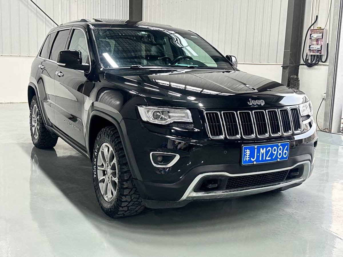 Jeep 大切諾基  2014款 3.0L 舒享導(dǎo)航版圖片