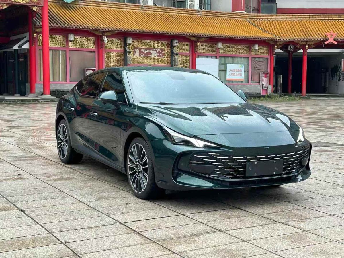 名爵 MG Cyberster  2024款 520km 傳奇四驅(qū)紅篷版圖片
