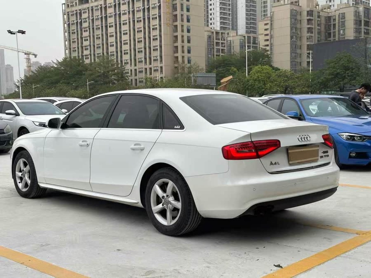 奧迪 奧迪A4L  2015款 35 TFSI 自動標(biāo)準(zhǔn)型圖片