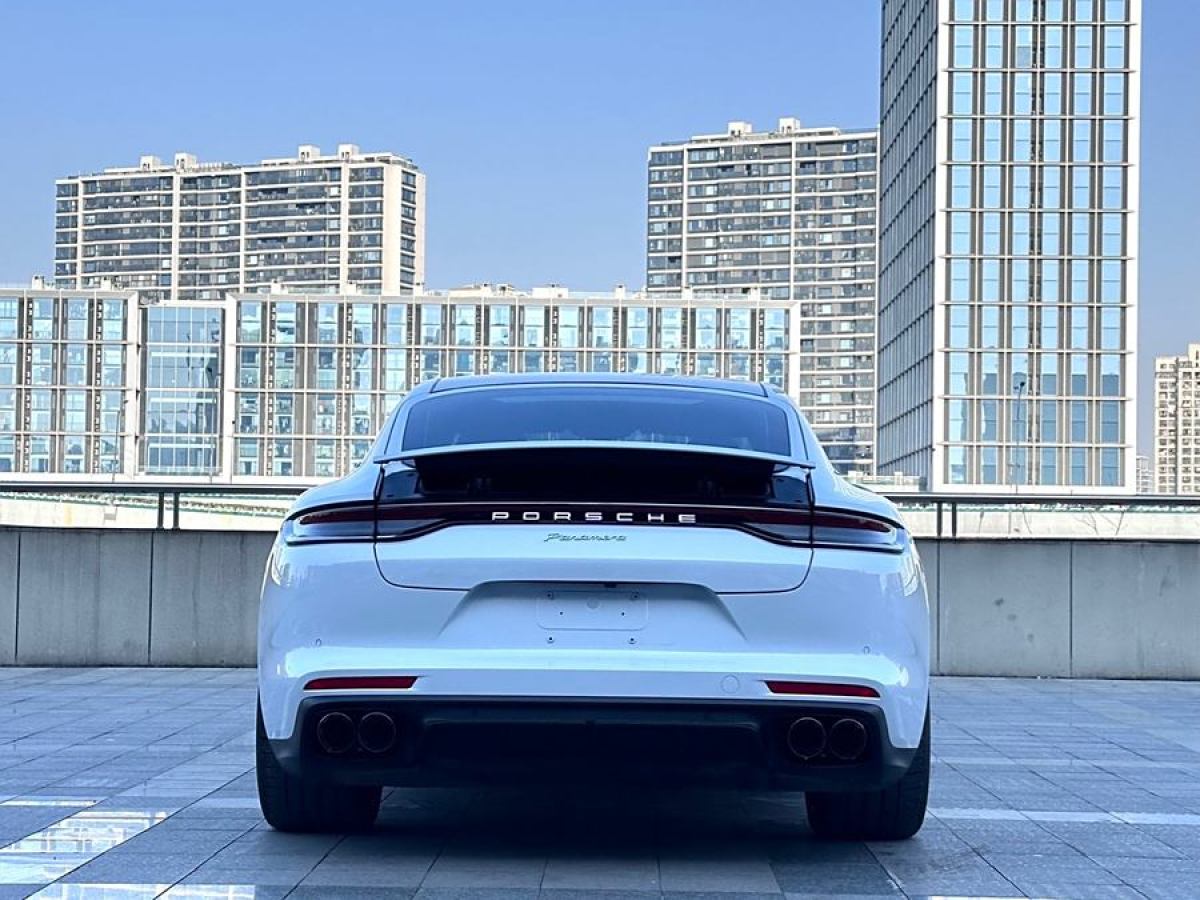 2023年10月保時(shí)捷 Panamera  2023款 Panamera 行政加長(zhǎng)版 2.9T