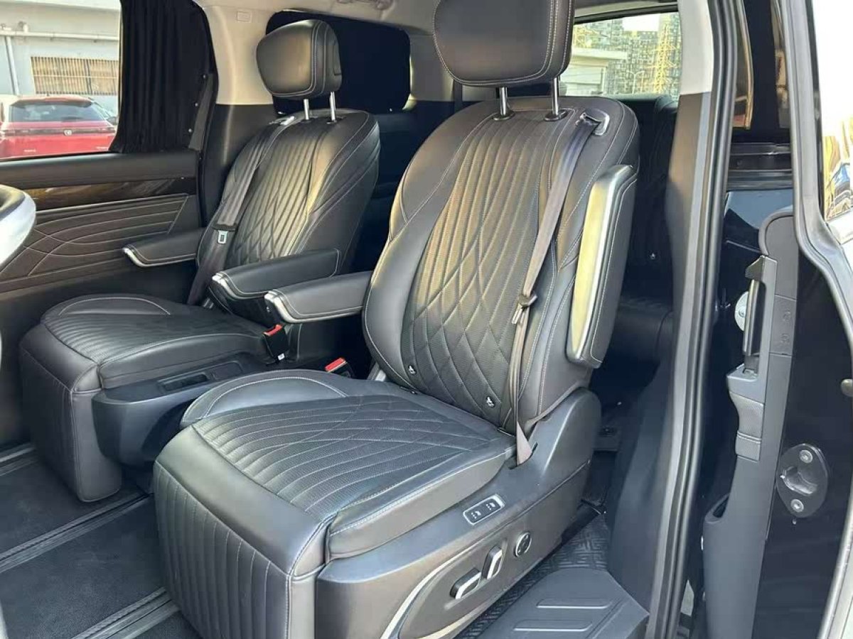 上汽大通 上汽大通MAXUS G90  2023款 2.0T 星河七座版圖片