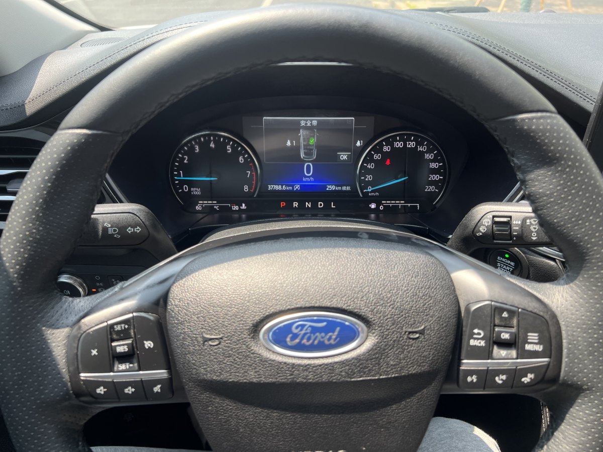 福特 銳際  2024款 EcoBoost 245 兩驅(qū)耀享款圖片