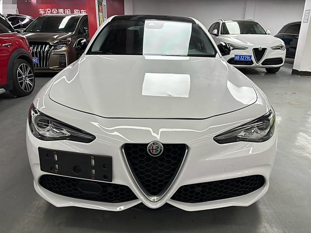 2017年2月阿爾法·羅密歐 Giulia  2017款 2.0T 280HP 豪華版