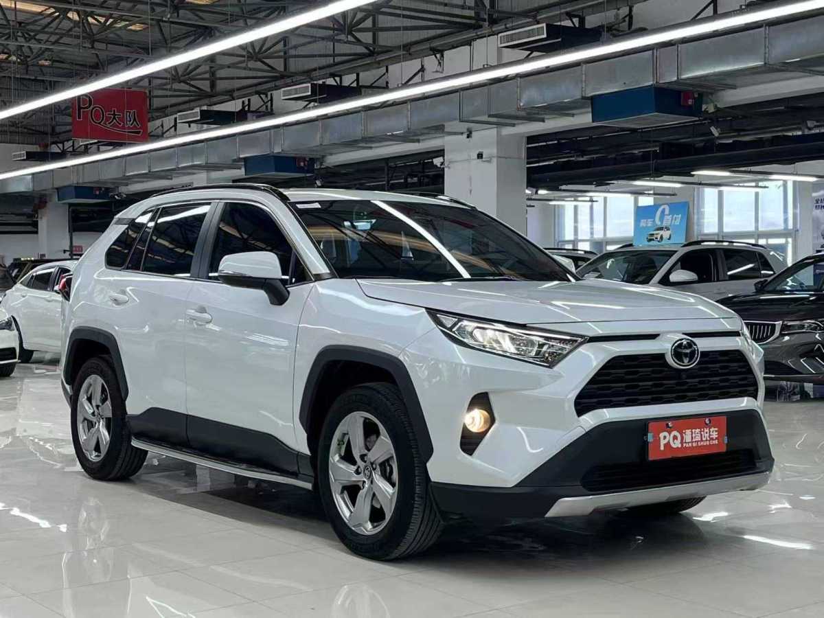 豐田 RAV4  2018款 榮放 2.0L CVT兩驅(qū)風尚版圖片