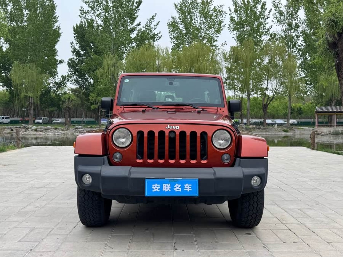 Jeep 牧馬人  2014款 3.0L Sahara 四門版圖片