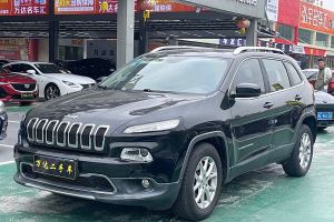 自由光 Jeep 2.0L 優(yōu)越版