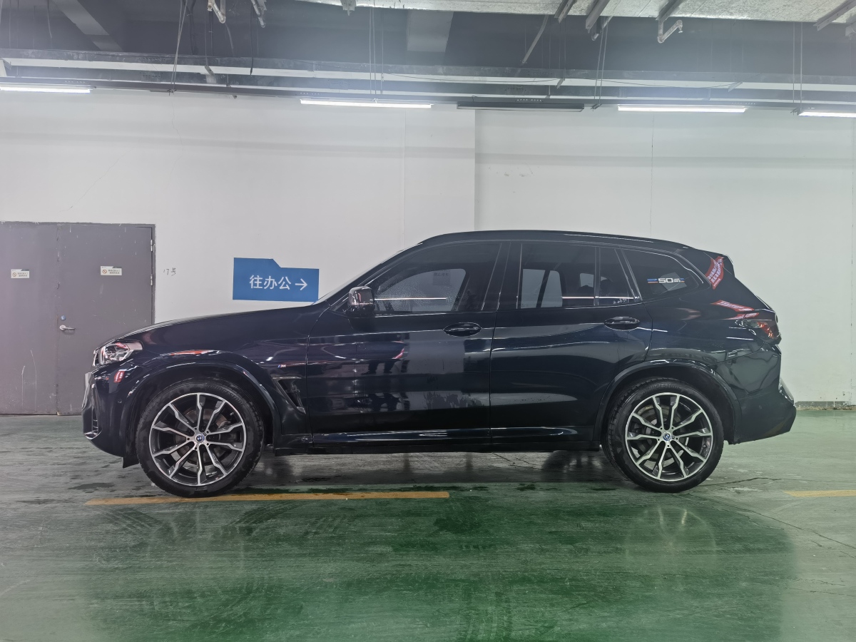 寶馬 寶馬X3  2022款 改款 xDrive30i 領(lǐng)先型 M曜夜套裝圖片