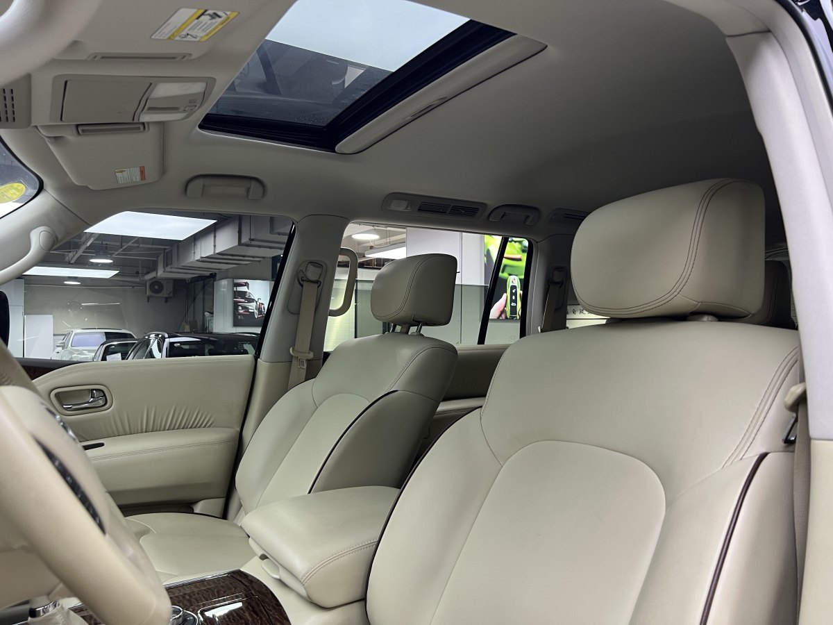 日產(chǎn) 途樂(lè)  2018款 4.0L 鉑金型圖片