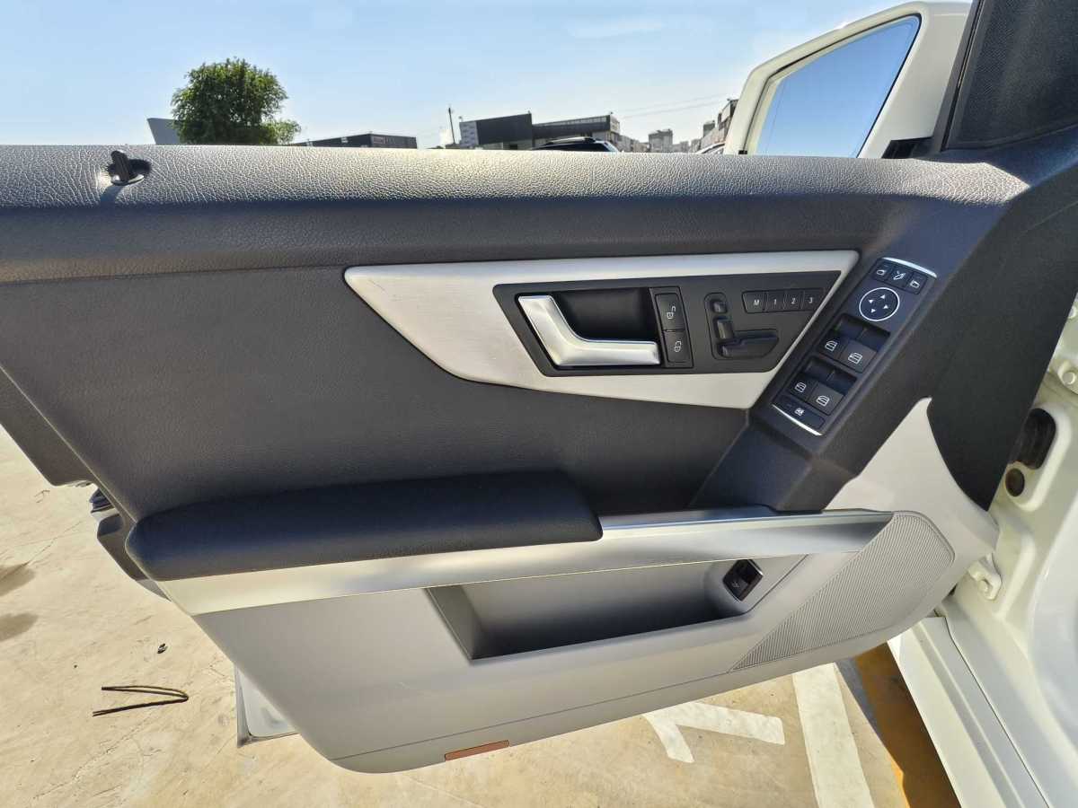 奔馳 奔馳GLK級(jí)  2013款 GLK 300 4MATIC 動(dòng)感天窗型圖片