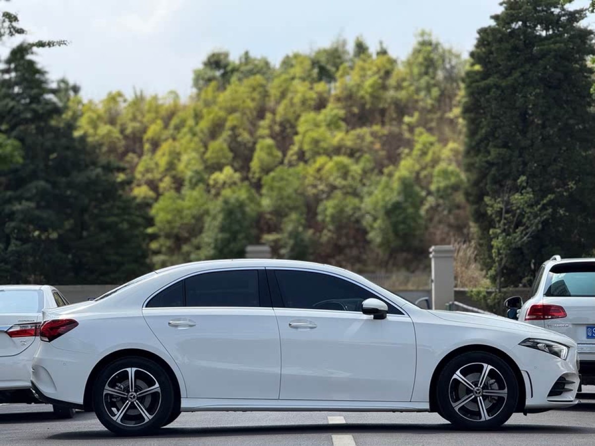 奔馳 奔馳A級  2023款 A 200 L 時尚型圖片