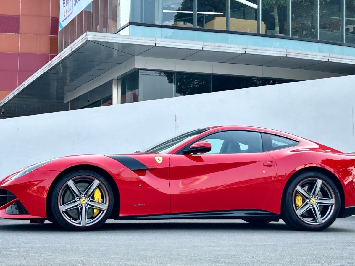 法拉利 F12berlinetta  2013款 6.3L 標準型圖片