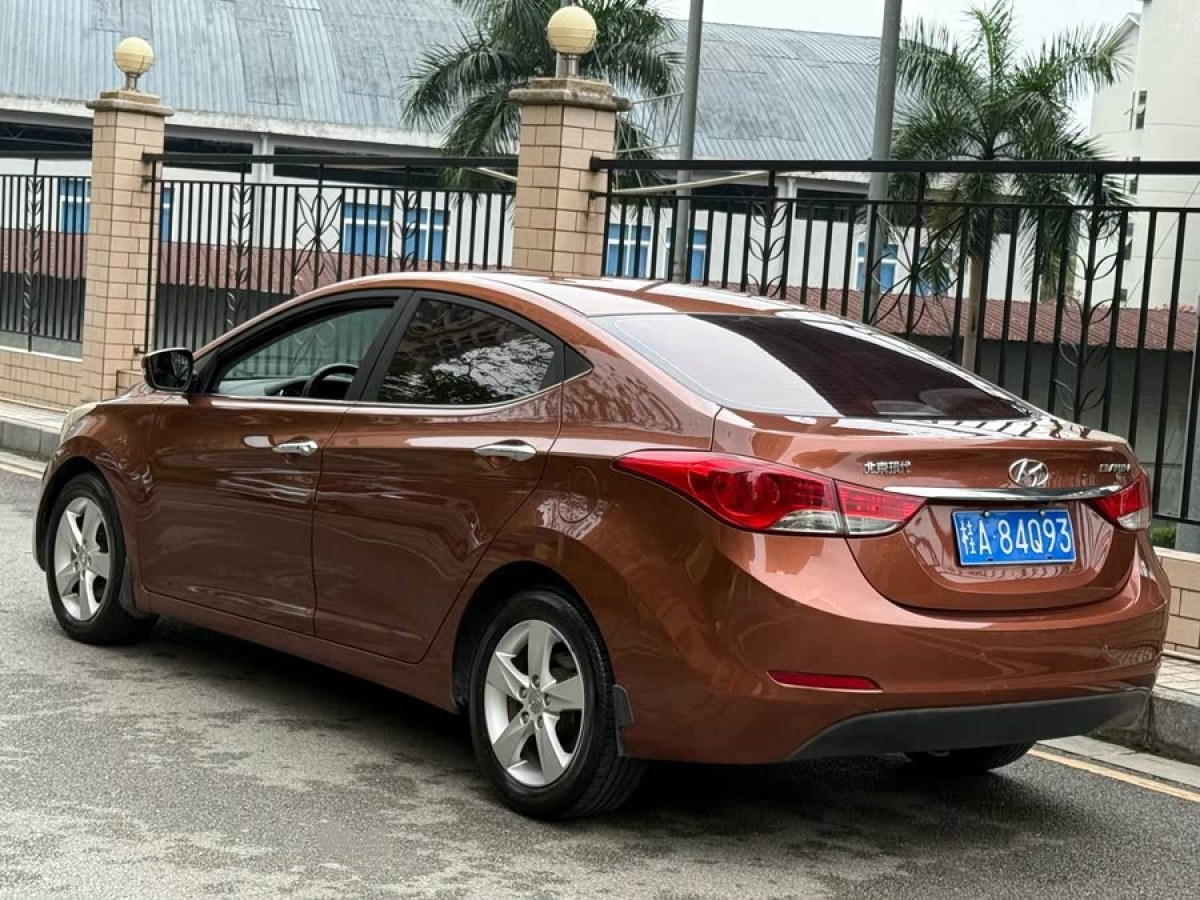 現(xiàn)代 朗動(dòng)  2013款 1.6L 自動(dòng)領(lǐng)先型圖片