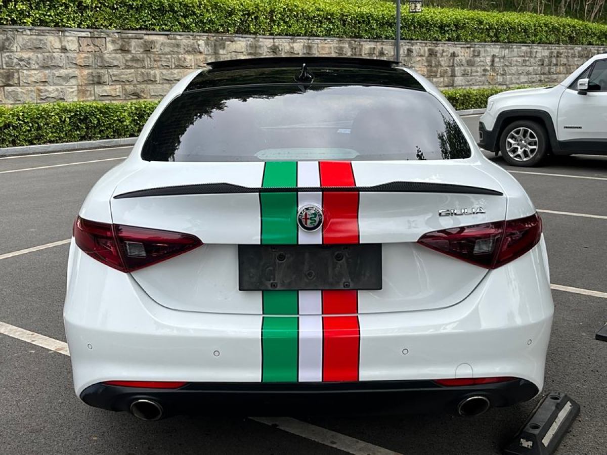 阿爾法·羅密歐 Giulia  2017款 2.0T 280HP 豪華版圖片