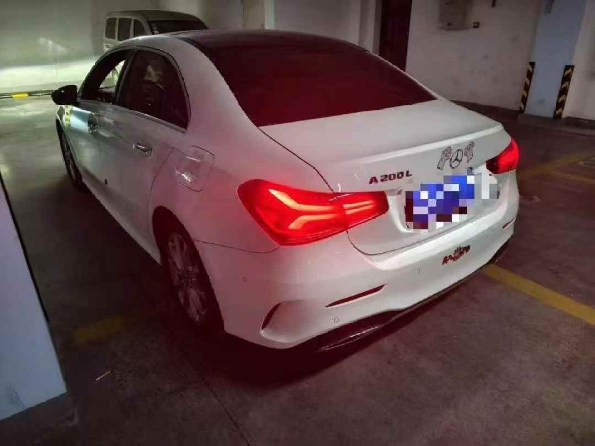 奔馳 奔馳A級  2019款  A 220 L 4MATIC 運動轎車圖片