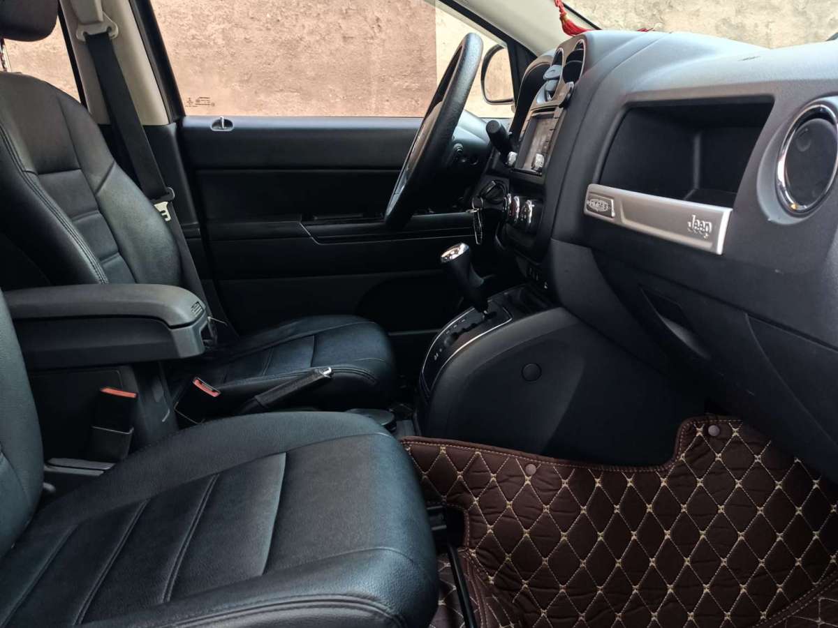 2015年9月Jeep 指南者  2015款 2.0L 两驱运动版