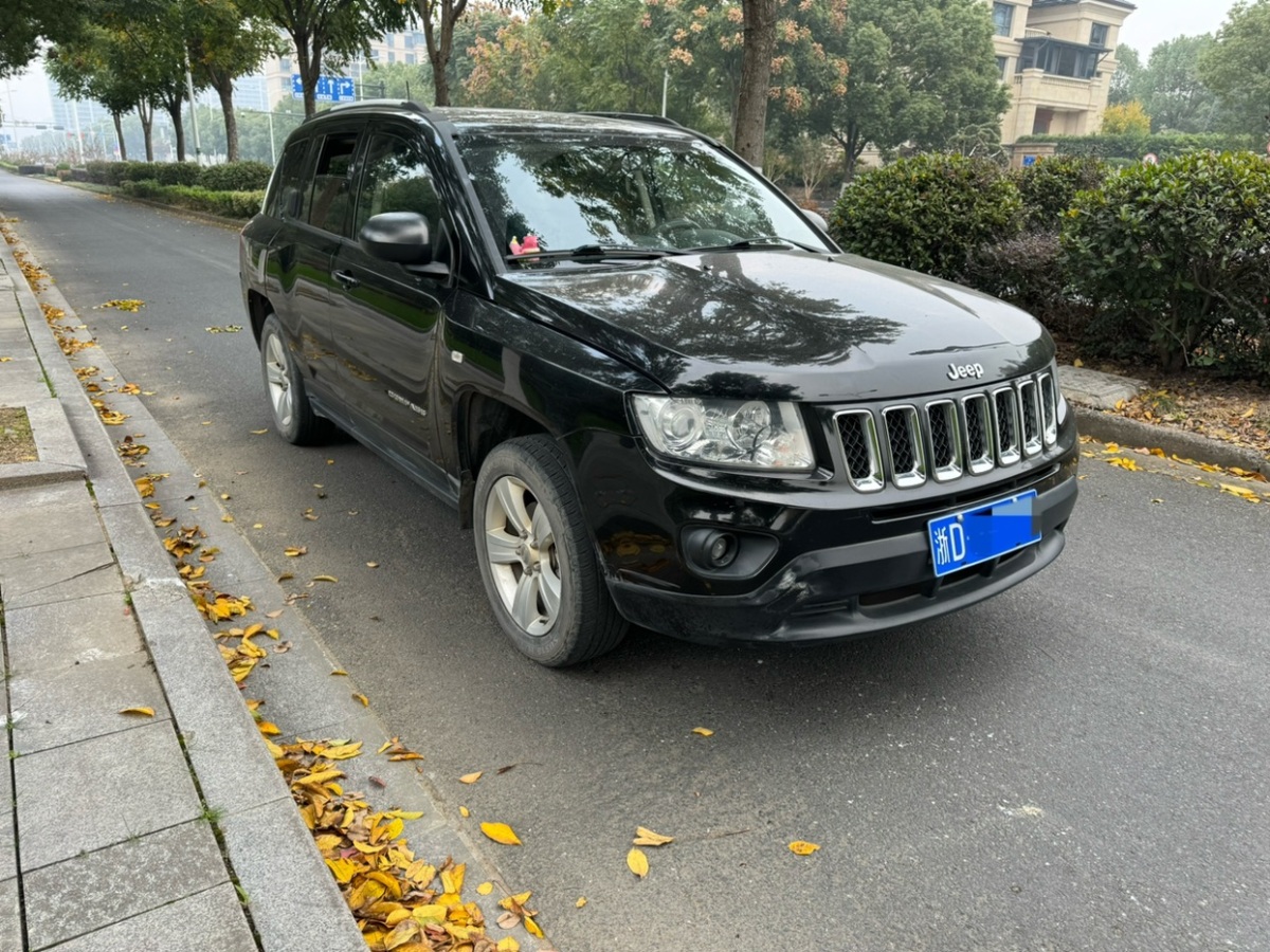 Jeep 指南者  2012款 2.0L 兩驅(qū)運動版圖片